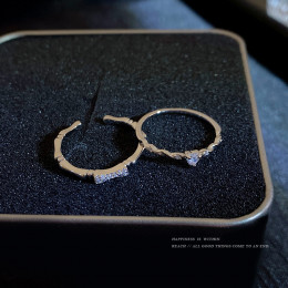 Женское дизайнерское модное кольцо с бантиком из страз